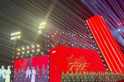 Concert 'Tổ quốc trong tim': Mang ấn tượng mạnh mẽ v&agrave; x&uacute;c động tới hơn 50.000 kh&aacute;n giả