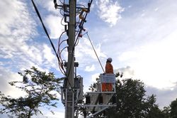 Điện lực Tủa Chùa đóng điện 3 trạm biến áp phục vụ người dân đón Tết Độc lập