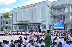 Tự hào mái trường mang tên Đại tướng Võ Nguyên Giáp
