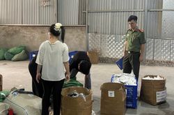 H&agrave; Nội ph&aacute;t hiện cơ sở kinh doanh thắt lưng, v&iacute; da kh&ocirc;ng r&otilde; nguồn gốc