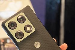 Chiếc điện thoại gập sở hữu camera số 1 thế giới có gì đặc biệt?