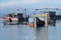 Hai tàu cá bị cháy khi đang neo đậu