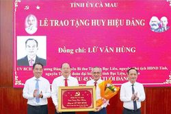 C&agrave; Mau: Hơn 3.000 đảng vi&ecirc;n nhận Huy hiệu Đảng dịp Quốc kh&aacute;nh 2/9
