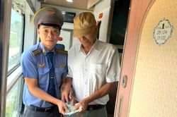 Trả lại hơn 20 triệu đồng cho hành khách để quên trên tàu