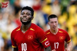 Olaha và Lee Williams nhập tịch thành công