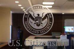 Mỹ siết chuẩn, đảm bảo người xin visa không thành 'gánh nặng xã hội'