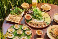 Người Hà Nội 'foodtour tại chỗ', nghỉ lễ 2/9 vẫn thưởng thức đặc sản