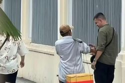 Bị taxi hét giá, mua hàng giá ‘trên trời’: Du khách cần làm gì để lấy lại tiền?