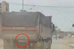 Trường hợp đầu tiên bị phạt 62,4 triệu đồng vì dùng xe biển trắng chở hàng có thu tiền