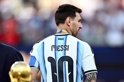 Messi chia tay đội tuyển cũng là cách mở đường dự World Cup 2030