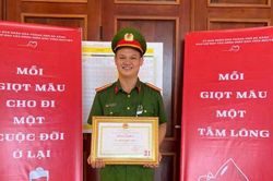 Sĩ quan Công an gần dân nhất