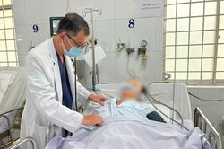 Bệnh hô hấp gia tăng thời điểm giao mùa, bác sĩ cảnh báo gì?