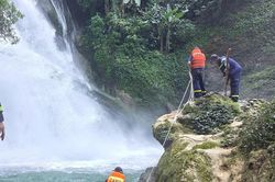 Tuyên Quang: Khẩn trương tìm kiếm du khách bị mất tích tại thác Khâu Làn