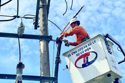 Những người giữ nhịp sống ngày lễ