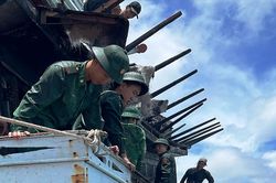 Ch&aacute;y 1 t&agrave;u c&aacute; tại S&ocirc;ng Đốc, thiệt hại hơn 3 tỷ đồng