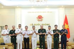 Trung tướng Lê Quang Đạo tiếp Tư lệnh Hải quân Philippines