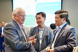 Tìm lời giải cho bài toán phát triển bền vững tôm Việt