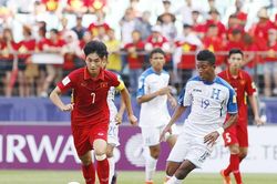 Cựu đội trưởng U20 Việt Nam dự World Cup giờ phải lên facebook xin việc làm