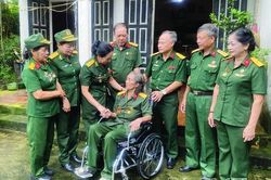 Chuyến xe nghĩa tình của những nữ chiến sĩ Trường Sơn Đất Tổ