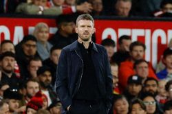 Gullit đã đúng về tương lai tăm tối của MU