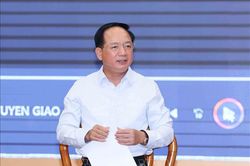 Chuyển mạnh tư duy từ 'phát triển văn hóa' sang 'phát triển bằng văn hóa'