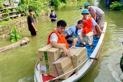 Hà Nội tập trung ứng phó mưa lũ, hỗ trợ người dân