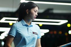 Hot girl bi-a xinh như diễn viên 'đốn tim' fan, 2 cơ thủ VN ngược dòng ngoạn mục