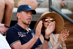 Vợ tỷ phú Larry Ellison gây chú ý