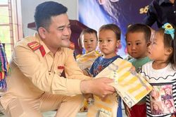 Mang Trung thu ấm áp đến với trẻ em Mông vùng cao Hua Lạnh