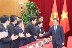 Việt Nam sẽ làm hết sức mình cùng Lào vun đắp mối quan hệ thủy chung, gắn bó
