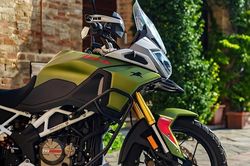 TVS RTX 300 giá từ 146 triệu đồng, có cruise control, quickshifter và 4 chế độ lái
