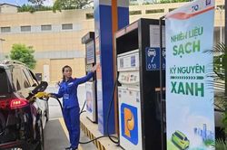 Giá xăng tăng hơn 1.200 đồng/lít