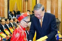Người cao tuổi Việt Nam: Gương sáng cho các thế hệ kế tục và noi theo