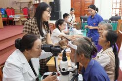 “Tuổi cao - gương sáng” góp sức xây dựng quê hương
