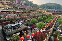 Người Trung Quốc trả 7,4 tỉ đô la cho 'kinh tế đồng hành'
