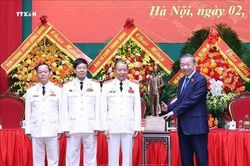 Tổng B&iacute; thư, Chủ tịch nước T&ocirc; L&acirc;m dự Đại hội to&agrave;n quốc lần thứ II Hội Cựu C&ocirc;ng an nh&acirc;n d&acirc;n Việt Nam
