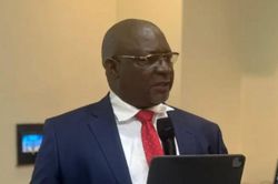 Nigeria: Hơn 1 tỷ USD sai phạm tài chính trong khu vực công