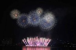 Hà Nội rực rỡ pháo hoa chào mừng 72 năm Ngày Giải phóng Thủ đô