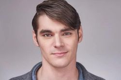 RJ Mitte của 'Breaking Bad' đã qua đời ở tuổi 34