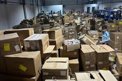 Phát hiện hơn 233.000 sản phẩm mỹ phẩm trôi nổi, trị giá hơn 10 tỷ đồng