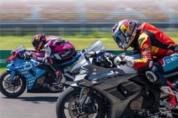 Sportbike 645cc gây 'sốt' giá chỉ 131 triệu đồng, ngập tràn công nghệ
