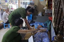 Tuổi trẻ Công an phường Long Biên xung kích lấy mẫu ADN lưu động