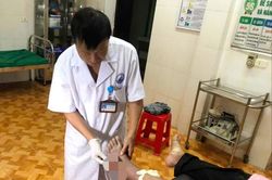 Kịp thời cứu 3 người bị rắn cắn khi đi soi ếch