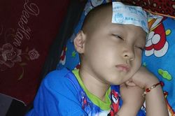 Thương gia đình người Tày kiệt quệ vì con trai 7 tuổi mắc ung thư máu