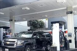Nơi c&oacute; gi&aacute; b&aacute;n xăng cao kỷ lục tại Mỹ