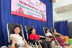 C&aacute;n bộ, người d&acirc;n khu vực Ayun Pa tự nguyện hiến 163 đơn vị m&aacute;u