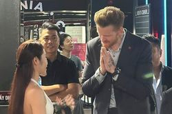 Chủ tịch California Fitness đ&iacute;ch th&acirc;n đến ph&ograve;ng tập chắp tay xin lỗi từng kh&aacute;ch h&agrave;ng
