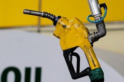 Giá xăng dầu hôm nay (22-10): Giá dầu thế giới đi ngang