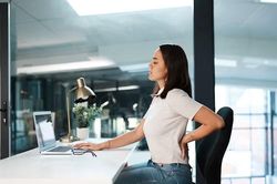 9 bài tập giúp giảm cứng mỏi do ngồi lâu