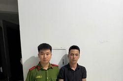 Khởi tố phụ xe kh&aacute;ch đ&aacute;nh người g&atilde;y tay